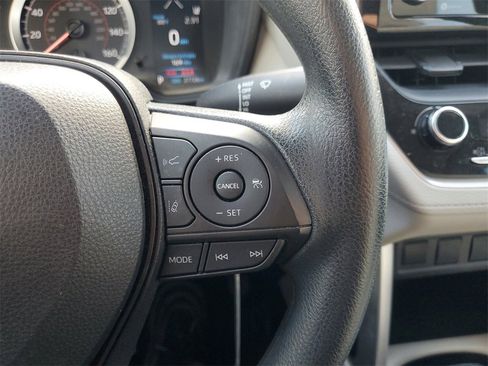 Used 2022 Toyota Corolla Cross L image 21