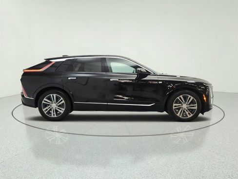 Used 2024 Cadillac Lyriq Luxury RWD image 4