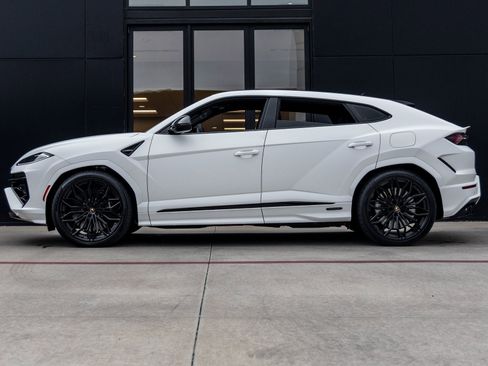 Used 2025 Lamborghini Urus SE image 9
