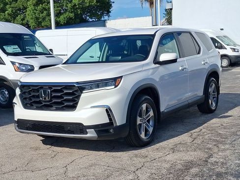 Used 2025 Honda Pilot EX-L image 2