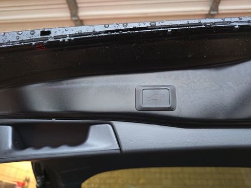 Used 2025 Toyota RAV4 XLE Premium image 34