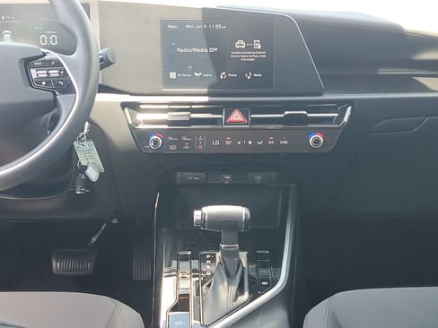 Used 2024 Kia Niro LX FWD image 20