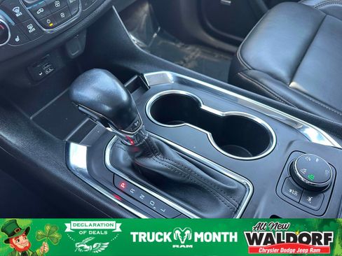 Used 2021 Chevrolet Traverse RS image 13