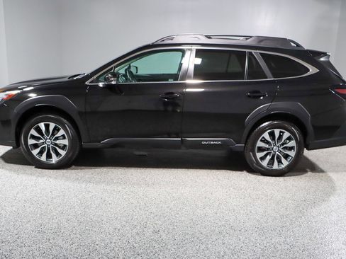 Used 2023 Subaru Outback Limited AWD/4WD image 10