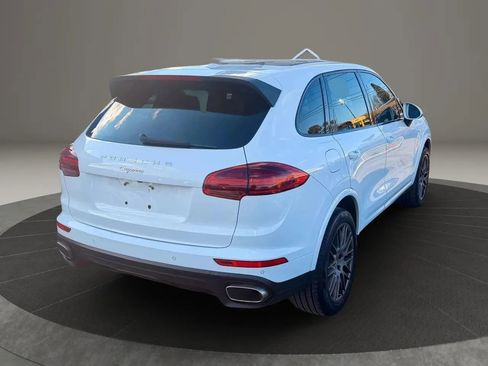 Used 2018 Porsche Cayenne Platinum Edition image 4