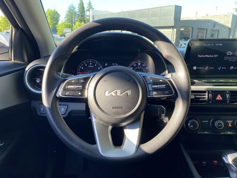 Used 2024 Kia Forte LXS w/ LXS Technology Package FWD image 19