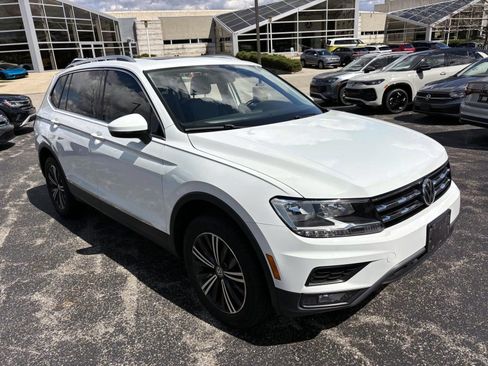 Used 2018 Volkswagen Tiguan SEL image 3