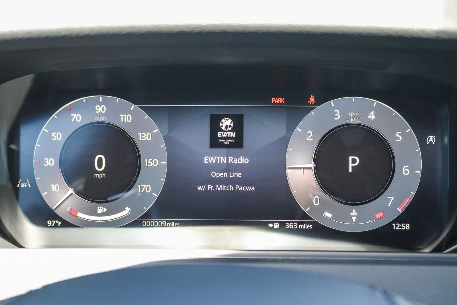 New 2026 Land Rover Range Rover Velar S AWD/4WD image 25