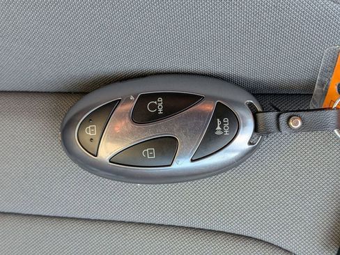 Used 2025 Hyundai Elantra Sport image 36