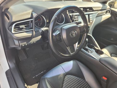 Used 2018 Toyota Camry SE FWD image 8