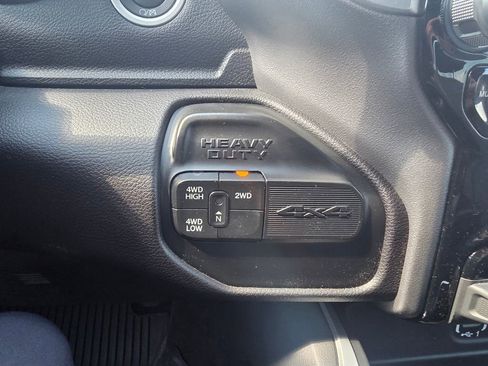 Used 2024 RAM 3500 Big Horn w/ Night Edition AWD/4WD image 15