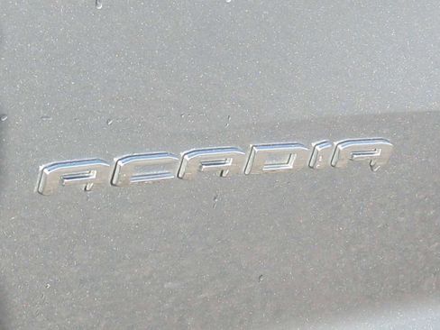 Used 2025 GMC Acadia Elevation image 9