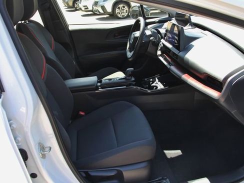 Used 2024 Toyota Prius Prime FWD image 38