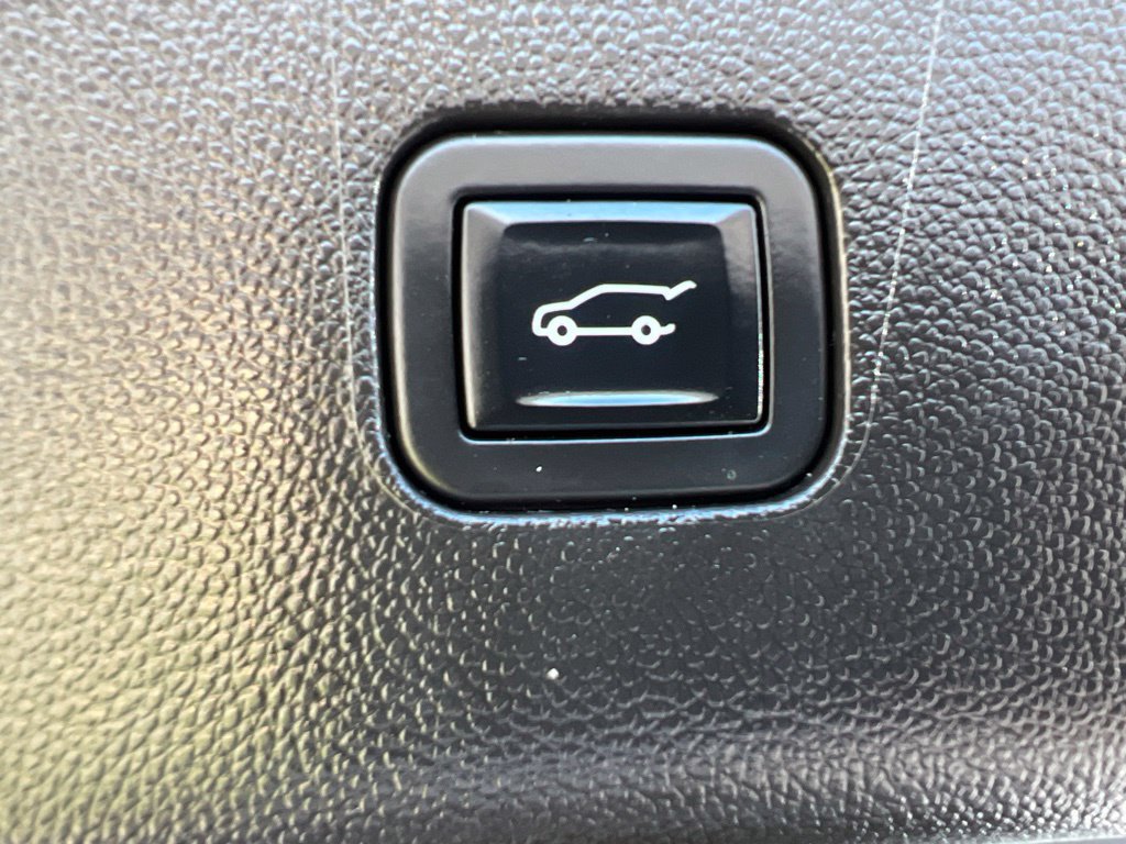 Used 2023 Buick Enclave Essence w/ Experience Buick Package FWD image 55