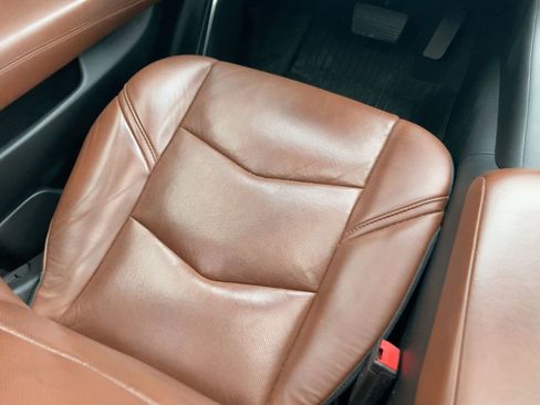 Used 2019 Cadillac Escalade ESV Premium Luxury image 30