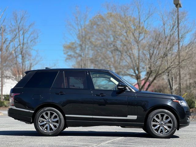 Used 2017 Land Rover Range Rover HSE AWD/4WD image 4