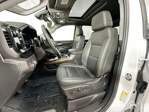 Used 2024 GMC Sierra 1500 Elevation w/ Elevation Premium Package AWD/4WD image 4