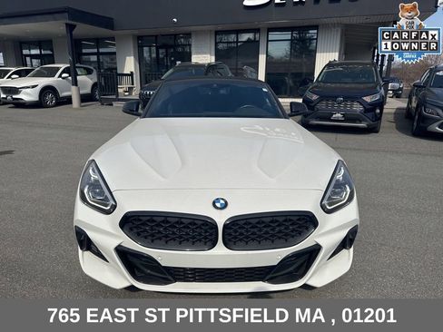 Used 2022 BMW Z4 M40i w/ Premium Package RWD image 2