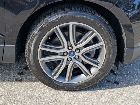 Used 2021 Ford Edge Titanium image 22