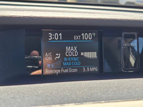 Used 2011 Toyota Sienna XLE FWD image 24