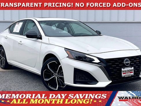 Used 2024 Nissan Altima 2.5 SR w/ SR Premium Package FWD image 1