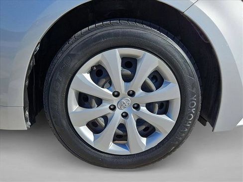 Certified 2023 Toyota Corolla LE image 21