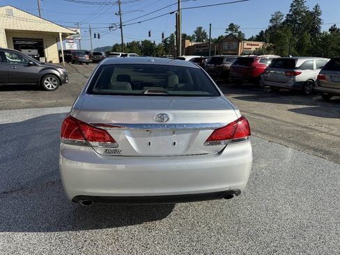 Used 2011 Toyota Avalon Limited FWD image 14