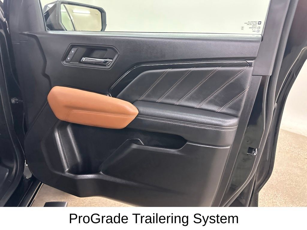 Used 2024 GMC Canyon AT4 w/ AT4 Premium Package AWD/4WD image 22