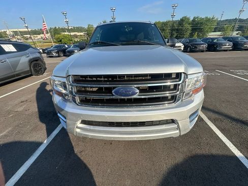 Used 2015 Ford Expedition EL XLT RWD image 2