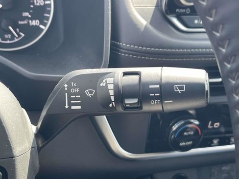 Used 2025 Nissan Rogue SV FWD image 23