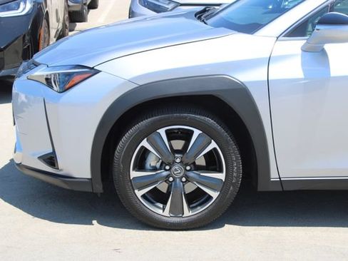Certified 2025 Lexus UX 300h FWD image 4