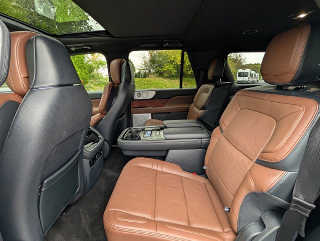 Used 2024 Lincoln Navigator L Reserve AWD/4WD image 33