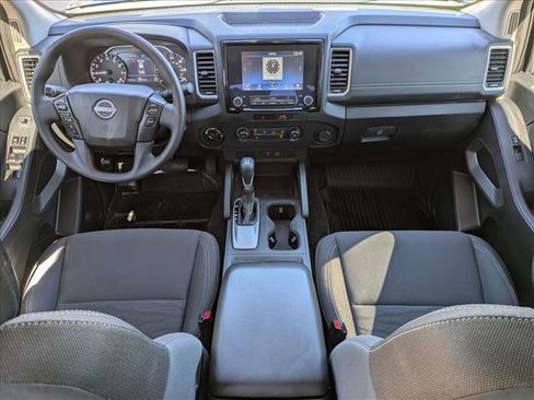 Used 2022 Nissan Frontier SV image 17