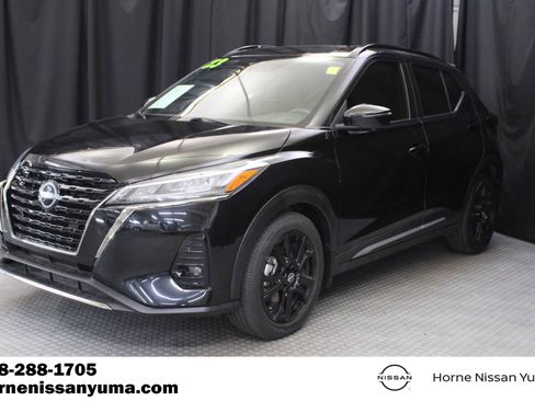 Used 2023 Nissan Kicks SR FWD image 3