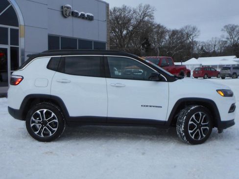 Certified 2024 Jeep Compass Limited image 25