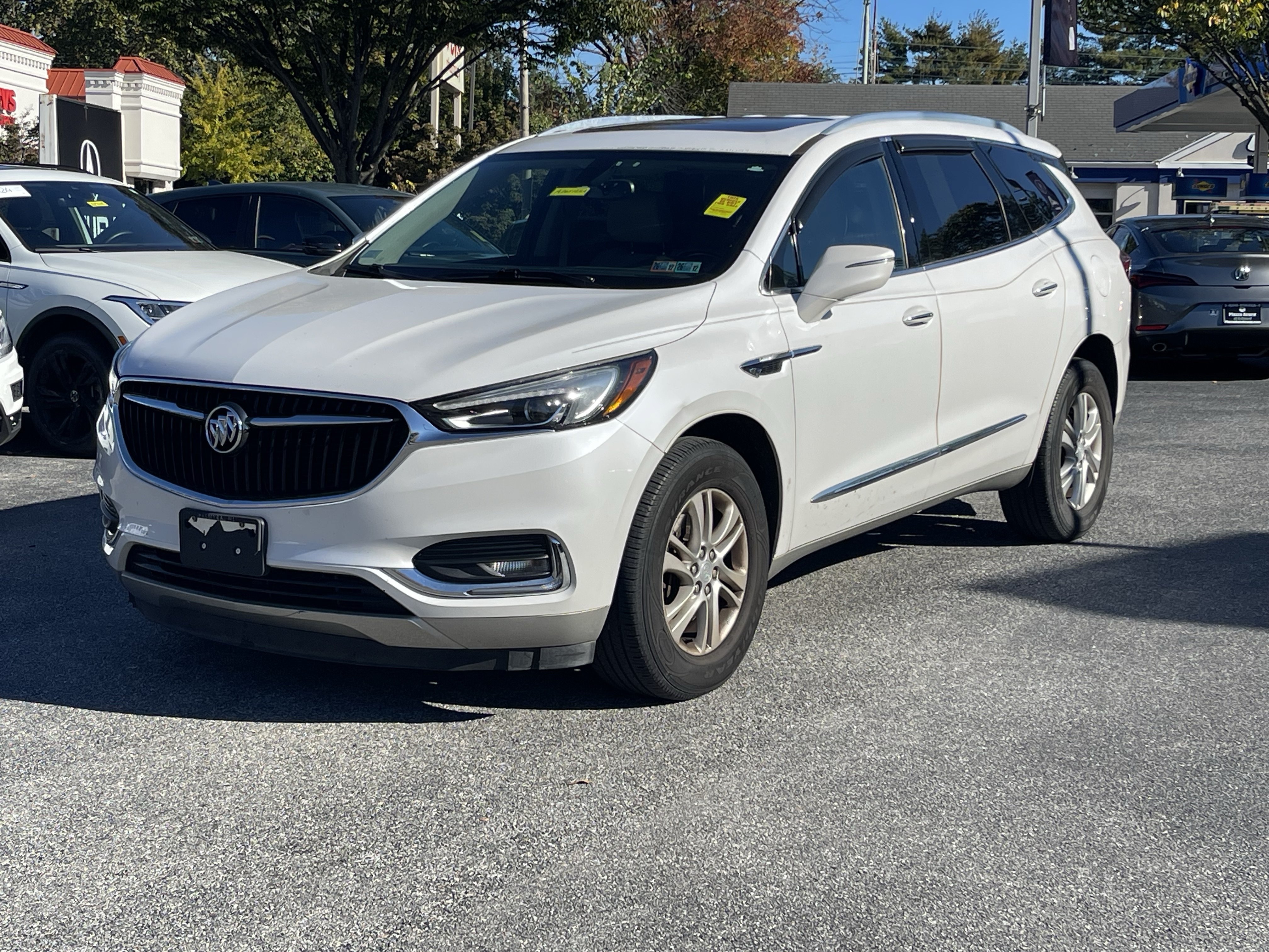 Used 2019 Buick Enclave Essence AWD/4WD image 2