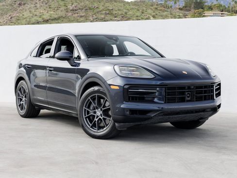 Certified 2025 Porsche Cayenne Coupe image 9