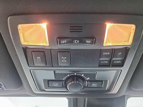 Used 2019 Toyota Tacoma TRD Off-Road image 18