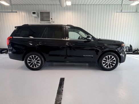 Used 2025 Ford Expedition Platinum AWD/4WD image 2