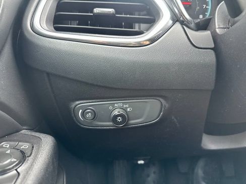 Used 2018 Chevrolet Equinox LT FWD image 38