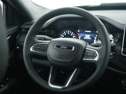 Used 2026 Jeep Compass Limited image 15