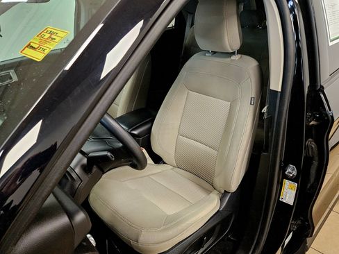 Used 2023 Ford Explorer 4WD w/ Class IV Trailer Tow Package image 31