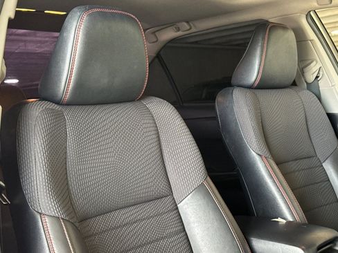 Used 2017 Toyota Camry SE w/ Moonroof Package FWD image 33