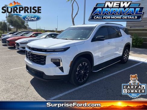 Used 2026 Chevrolet Traverse LT w/ Sun and Wheel Package FWD image 1