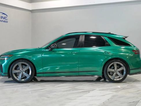 Used 2022 Genesis GV70 3.5T Sport w/ Sport Prestige Package AWD/4WD image 18