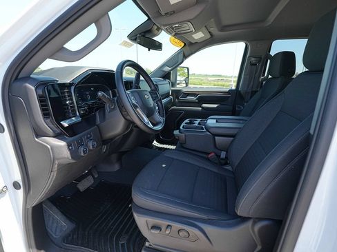 Used 2025 Chevrolet Silverado 2500 LT w/ Convenience Package AWD/4WD image 15