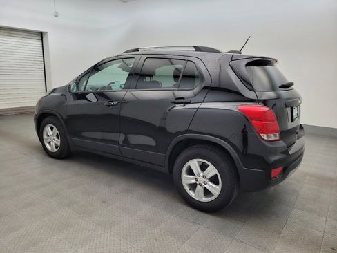 Used 2021 Chevrolet Trax LT w/ Driver Confidence Package FWD image 3