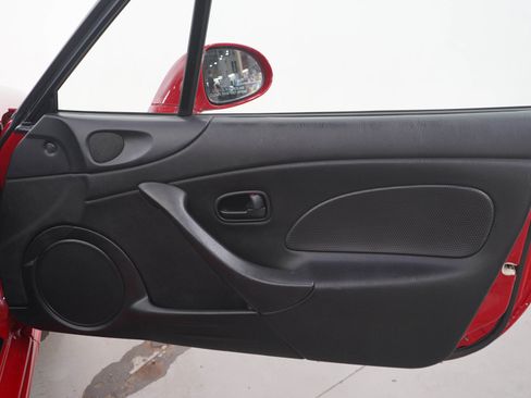 Used 2002 MAZDA MX-5 Miata SE RWD image 9