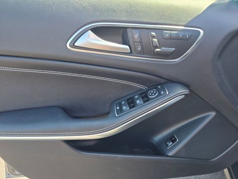 Used 2015 Mercedes-Benz GLA 250 4MATIC image 31
