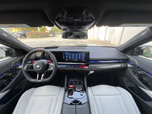 New 2027 BMW M5 AWD/4WD image 14